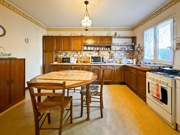 Maison Carrières-sous-poissy 4 pièce(s) 140.12 m2