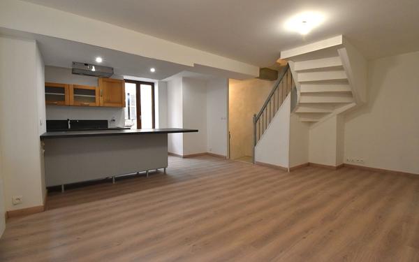 Maison à vendre    4 pièces •  Jujurieux