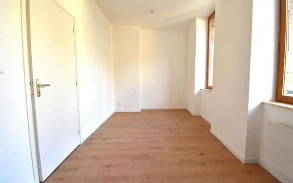 Maison à vendre    4 pièces •  Jujurieux