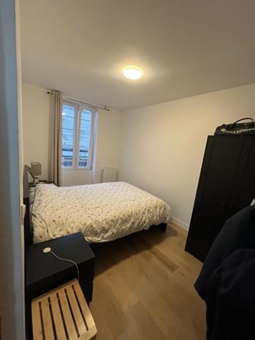 Vente                                                      Appartement
                        
                     2 pièces                      44 m2                     à Montreuil