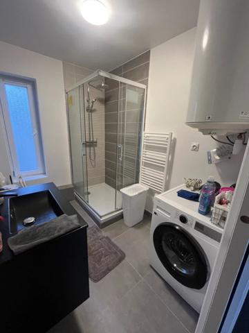 Vente                                                      Appartement
                        
                     2 pièces                      44 m2                     à Montreuil