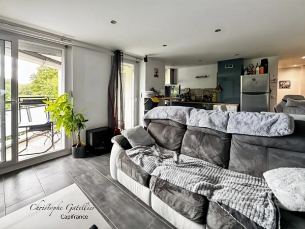 3 pièces rénové avec grand balcon – Résidence verdoyante et toutes commodités à pied