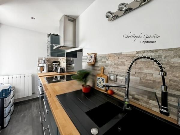 3 pièces rénové avec grand balcon – Résidence verdoyante et toutes commodités à pied
