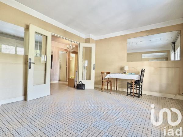 Appartement 3 pièces de 65 m² à Marseille (13006)