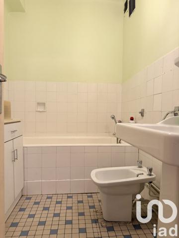 Appartement 3 pièces de 65 m² à Marseille (13006)