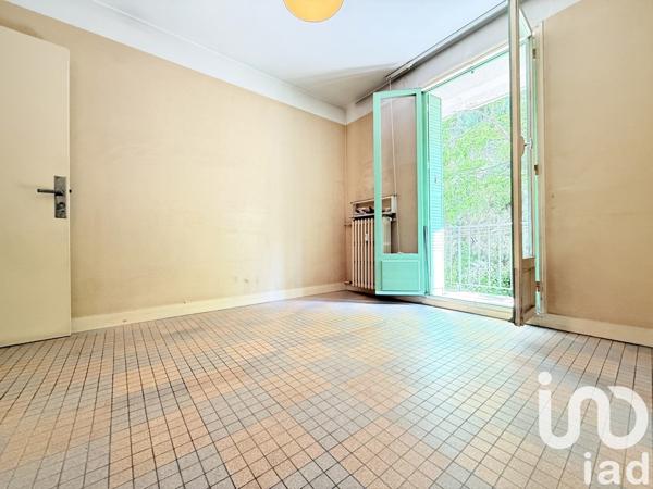 Appartement 3 pièces de 65 m² à Marseille (13006)