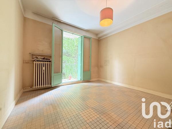 Appartement 3 pièces de 65 m² à Marseille (13006)