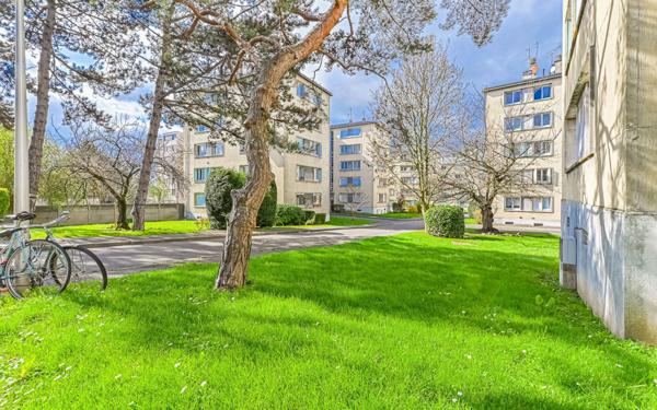 Appartement à vendre    2 pièces • 40,73 m2 Montreuil