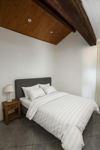 Appartement T2, dans petite copropriété.