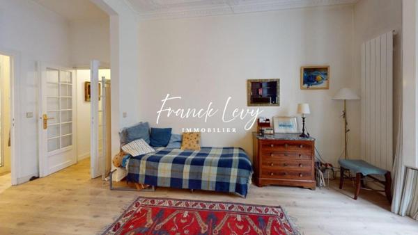 Studio 35m² haussmannien, emplacement central