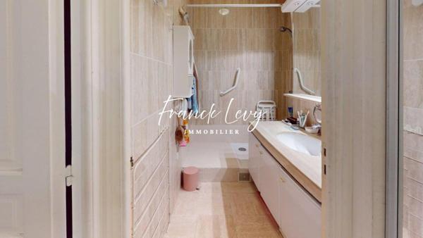 Studio 35m² haussmannien, emplacement central