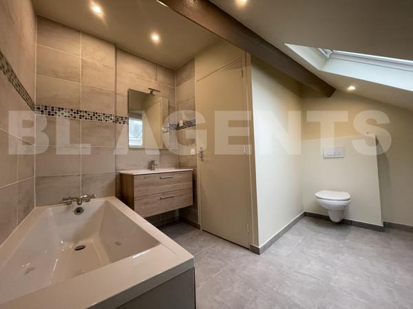 Maison de village  - Garage - jardin, située à Pommeuse !!