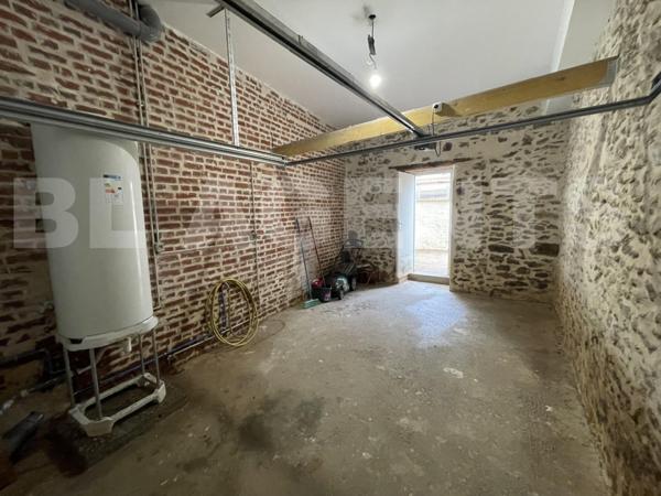 Maison de village  - Garage - jardin, située à Pommeuse !!