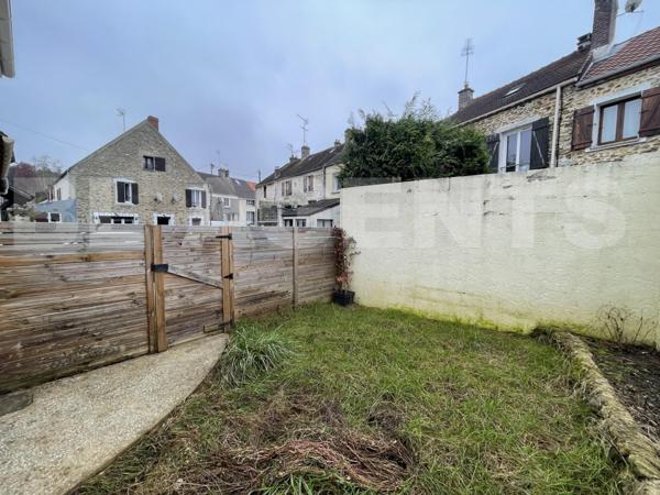 Maison de village  - Garage - jardin, située à Pommeuse !!
