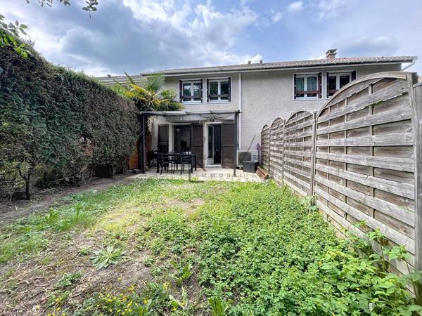 MAGNIFIQUE !!! MAISON FAMILIALE ENTIEREMENT RENOVEE 3 CHAMBRES ET UN GARAGE