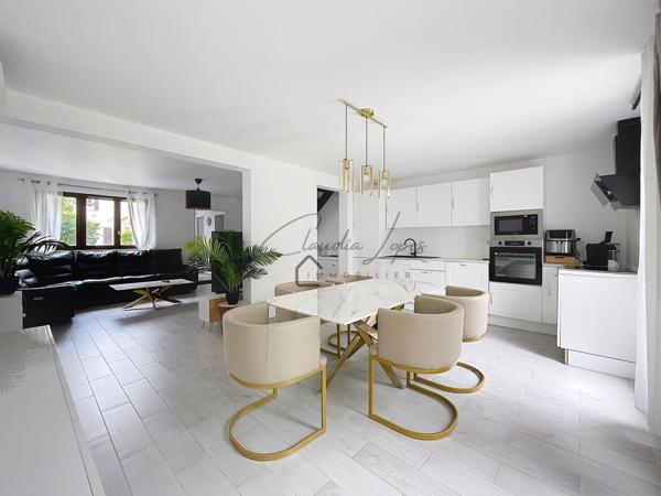 MAGNIFIQUE !!! MAISON FAMILIALE ENTIEREMENT RENOVEE 3 CHAMBRES ET UN GARAGE