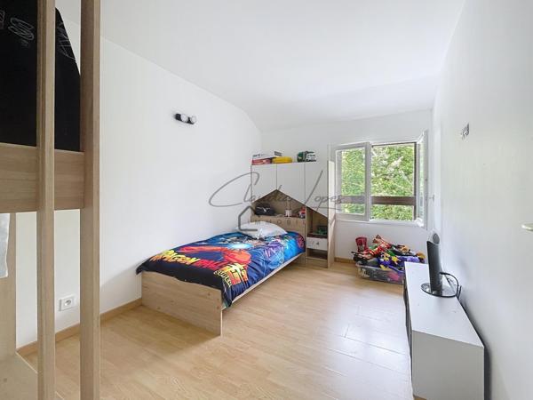 MAGNIFIQUE !!! MAISON FAMILIALE ENTIEREMENT RENOVEE 3 CHAMBRES ET UN GARAGE