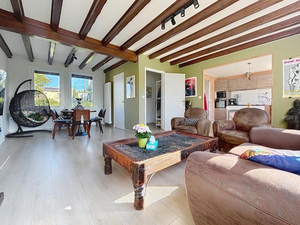 Maison rénovée de 113 m² avec garage et parc arboré – Proche centre-ville