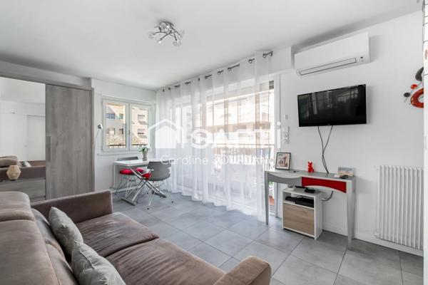 Très beau studio de 25 m² avec balcon cave et place de parking - situé à Cannes proche Croisette