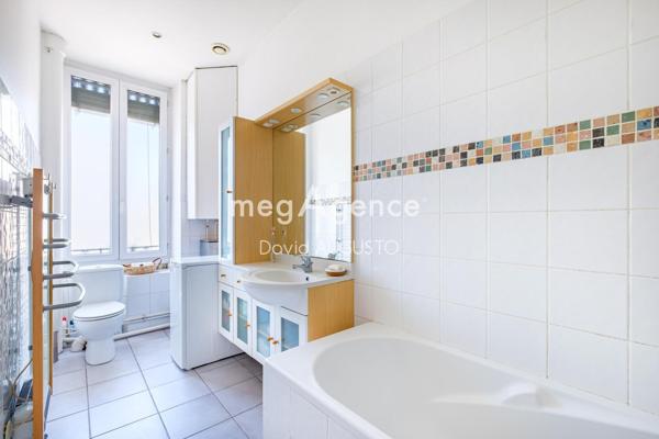 Appartement à LYON 7E ARRONDISSEMENT, 69007 - 4 pièces 82m²