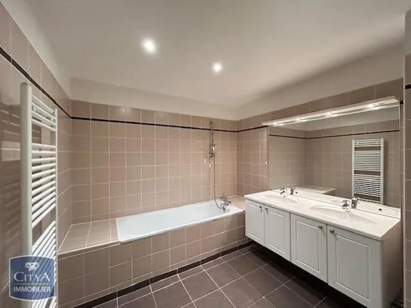 Appartement à louer 3 pièces 78.12m² Saint-Dizier (52100)