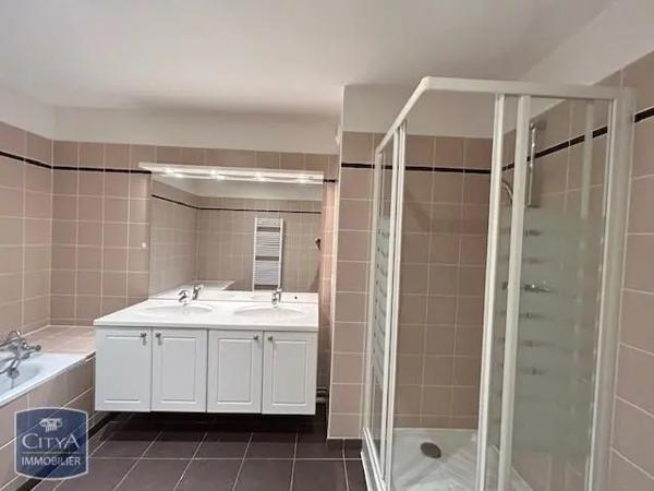 Appartement à louer 3 pièces 78.12m² Saint-Dizier (52100)