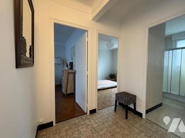 PLABENNEC Bourg. Petite maison traditionnelle  de 1969, de plain pied posée sur une parcelle ar...