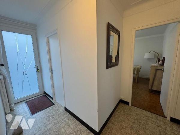 PLABENNEC Bourg. Petite maison traditionnelle  de 1969, de plain pied posée sur une parcelle ar...