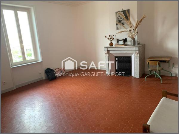 Maison de Maître face au Canal avec jardin, garage