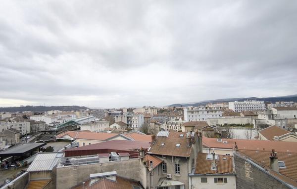 VALENCE. COEUR DE VILLE. APPARTEMENT DE 97.50 M2 . BALCON. CAVE. GARAGE.