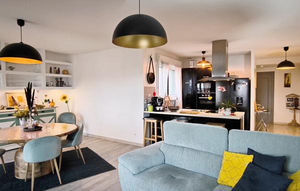 VALENCE. COEUR DE VILLE. APPARTEMENT DE 97.50 M2 . BALCON. CAVE. GARAGE.