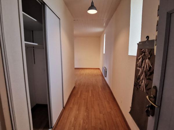 LAGOR : appartement 3 pièces (66 m²) à louer