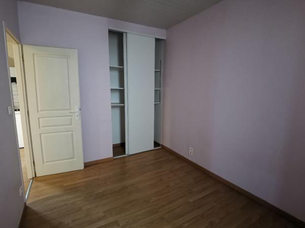 LAGOR : appartement 3 pièces (66 m²) à louer