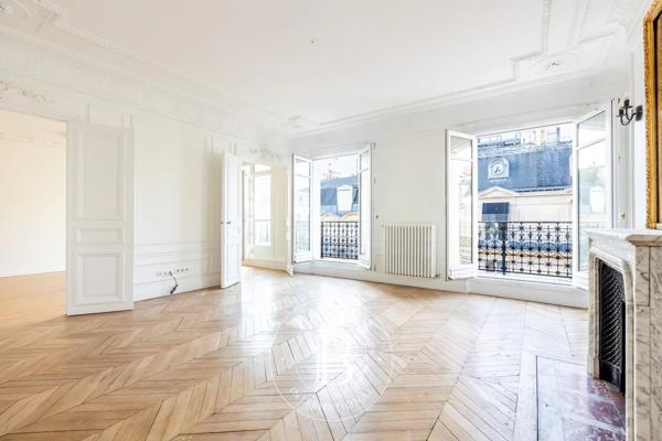 Paris 8ème, Appartement 3 Chambres -  151 m² à vendre