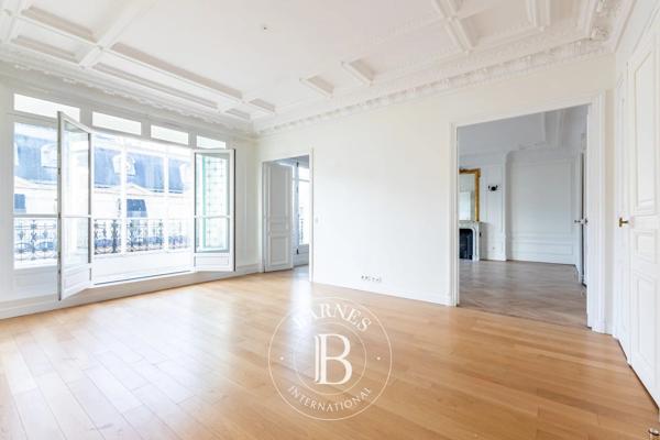 Paris 8ème, Appartement 3 Chambres -  151 m² à vendre