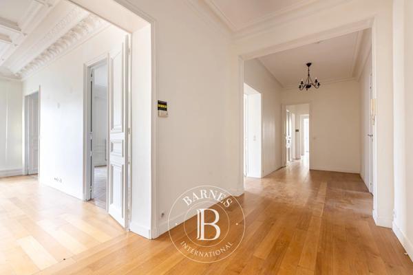 Paris 8ème, Appartement 3 Chambres -  151 m² à vendre