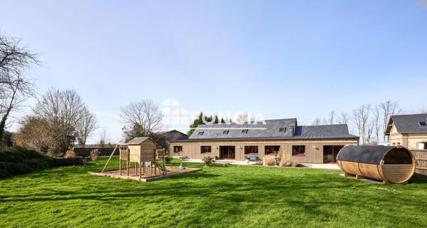 À vendre Maison 9 pièces 273 m² - ÉQuemauville 14600