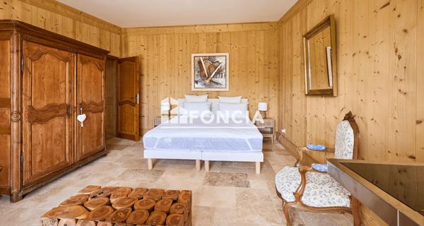 À vendre Maison 9 pièces 273 m² - ÉQuemauville 14600