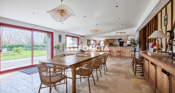 À vendre Maison 9 pièces 273 m² - ÉQuemauville 14600