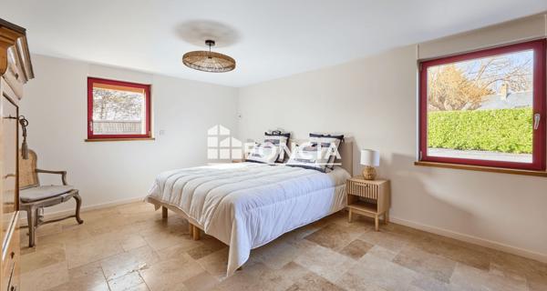 À vendre Maison 9 pièces 273 m² - ÉQuemauville 14600