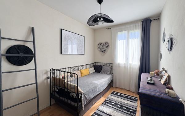 Maison à vendre    5 pièces •  Solliès-Toucas
