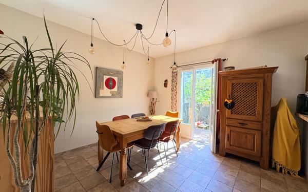 Maison à vendre    5 pièces •  Solliès-Toucas