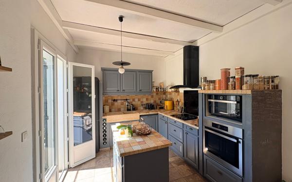 Maison à vendre    5 pièces •  Solliès-Toucas