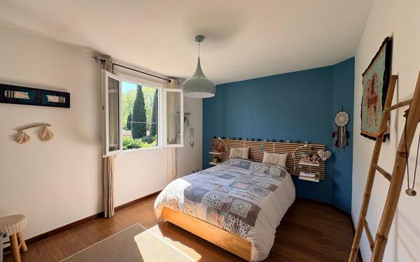 Maison à vendre    5 pièces •  Solliès-Toucas