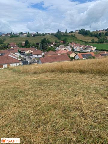 A vendre très beau terrain constructible de 1387 m2