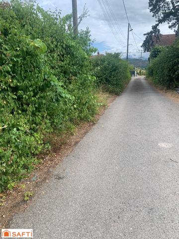 A vendre très beau terrain constructible de 1387 m2