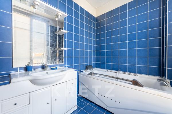 Maison familiale avec dépendance – Proximité immédiate du RER