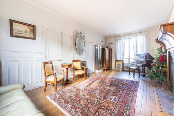 Maison familiale avec dépendance – Proximité immédiate du RER