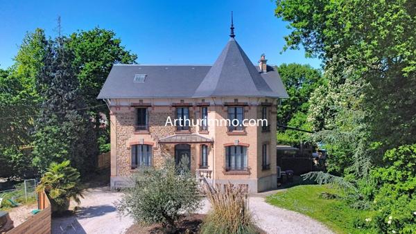 Vente Maison 10 pièces 280 m2 à Lésigny