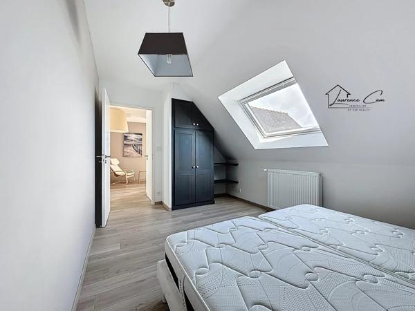 À Plouguerneau, dans le secteur recherché de Lilia, à seulement 200 m de la plage, une maison contemporaine baignée de lumière